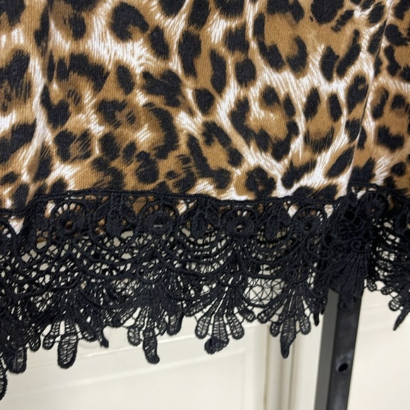Ali Miles Women's Animal Print Lace Hem 3/4
Sleeve Round Neck Blouse Sz 2X - Picture 6 of 11